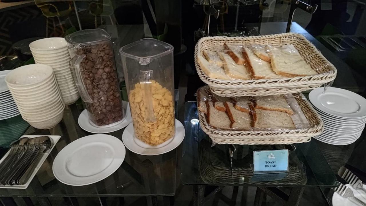 Khas Makassar Hotel Екстер'єр фото